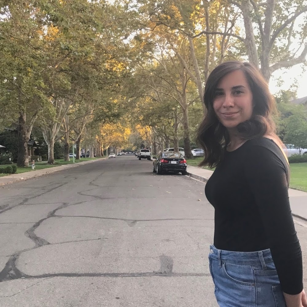 Meet your Posher, Lora